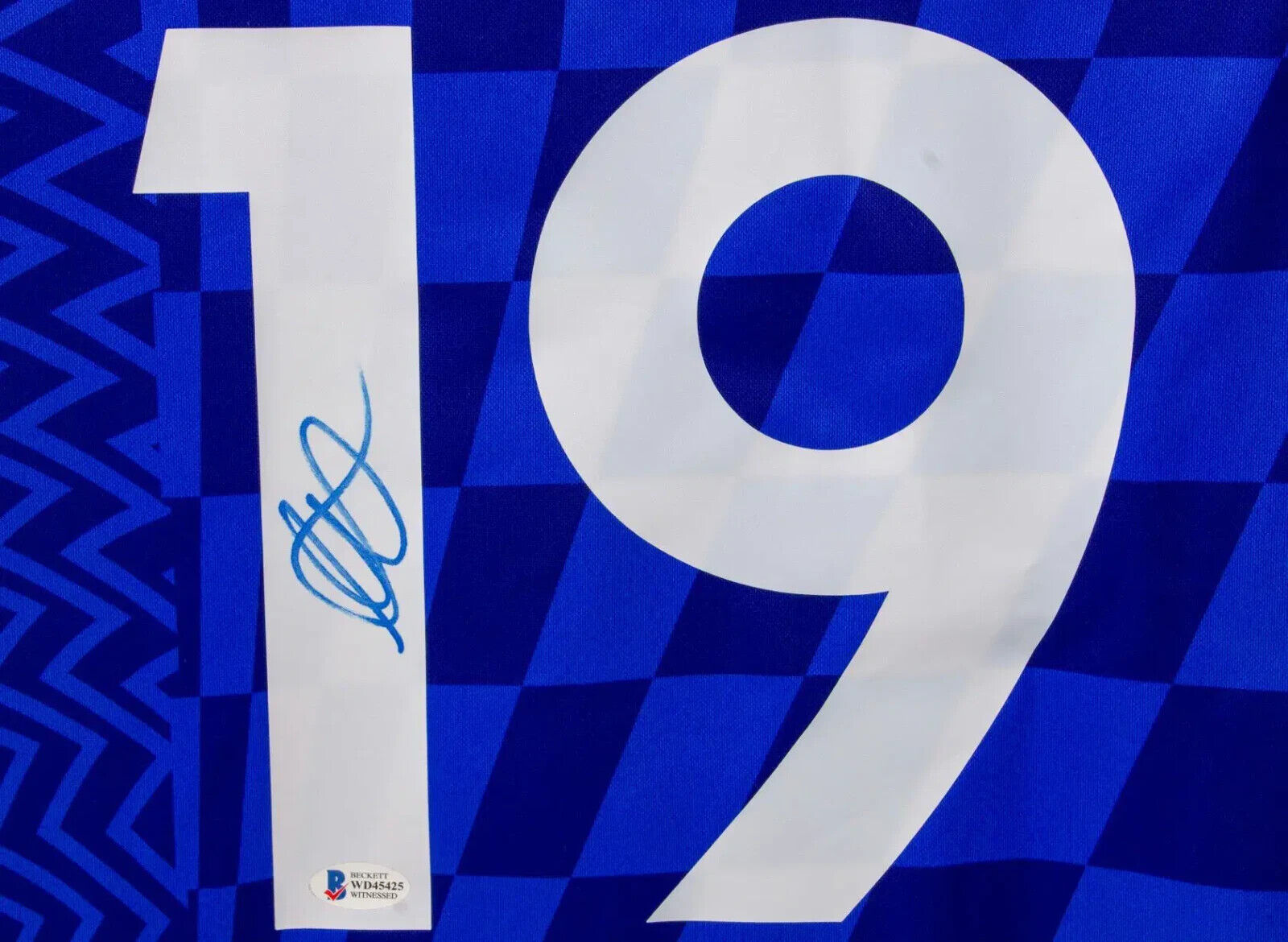 Mason Mount Signed Chelsea FC Home Soccer Jersey #19 with Beckett COA